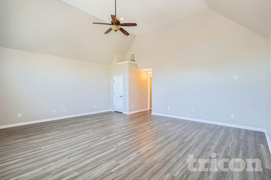 Building Photo - 241 Sundown Dr