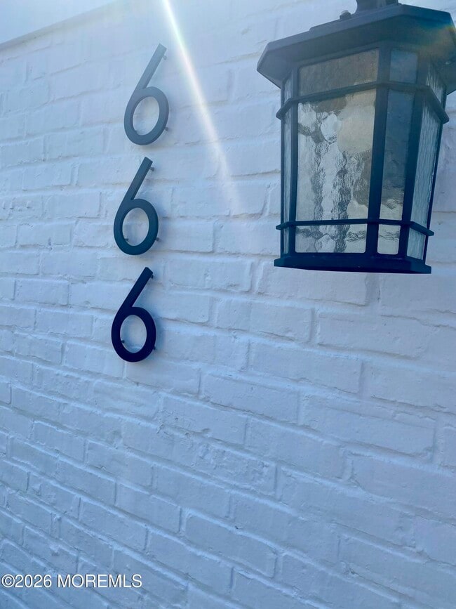 Building Photo - 666 Ocean Ave N