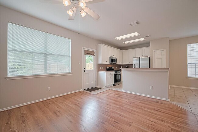 Building Photo - 16839 Carrollton Creek Ln