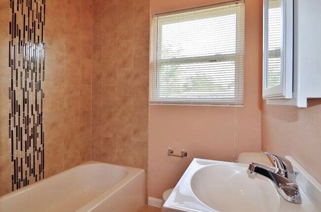 Building Photo - 8080 Jacques Dr