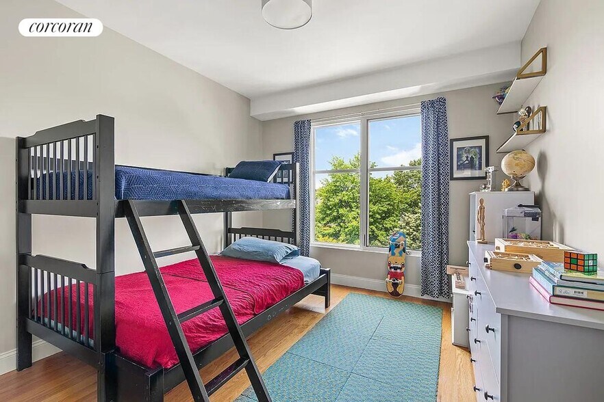 Building Photo - 10 Slocum Pl