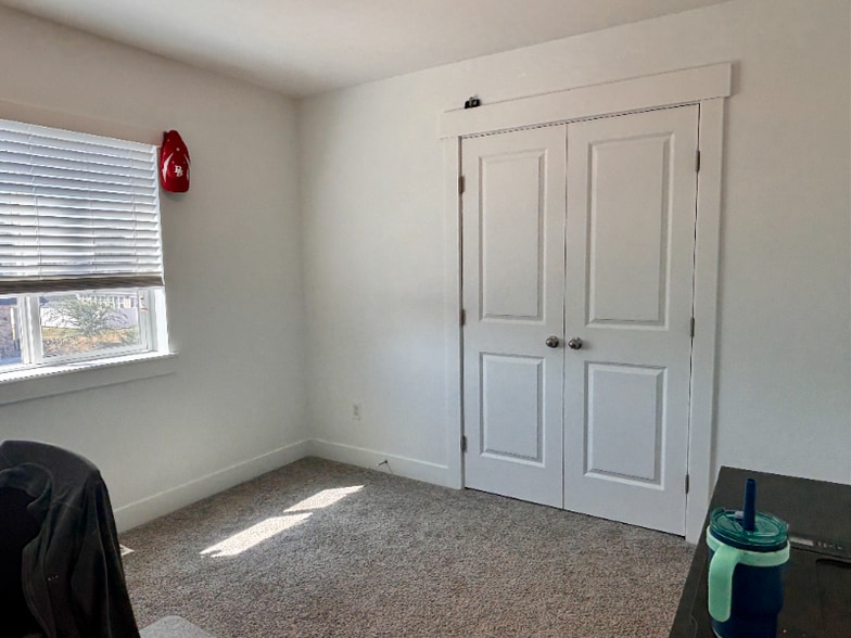 Building Photo - 3136 S 400 W