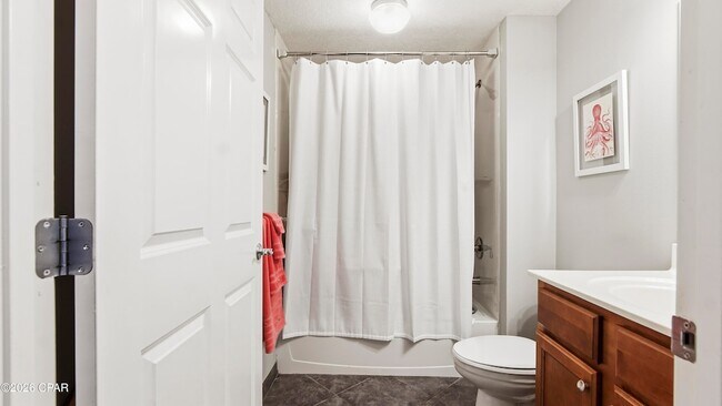 Building Photo - 2400 Grandiflora Blvd