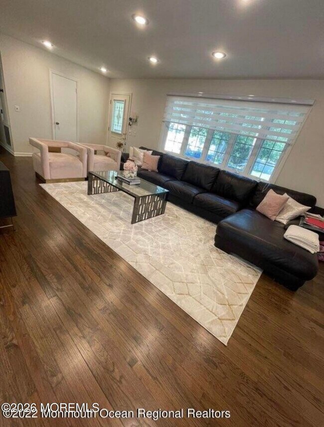 Building Photo - 6 Teabury Ln