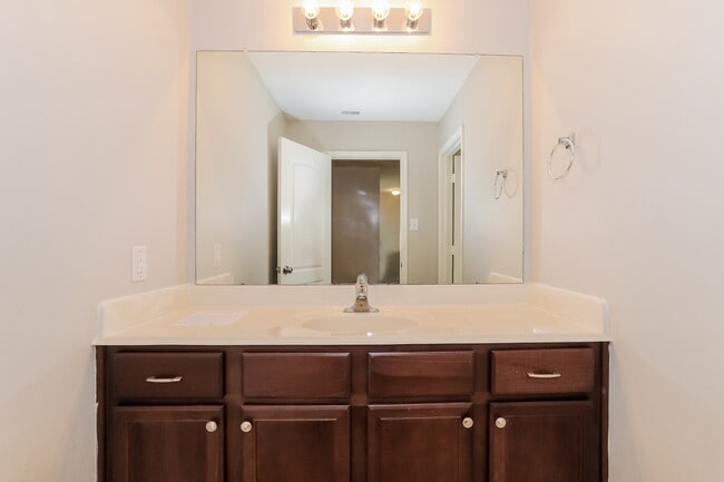 Building Photo - 20718 Round Key Dr