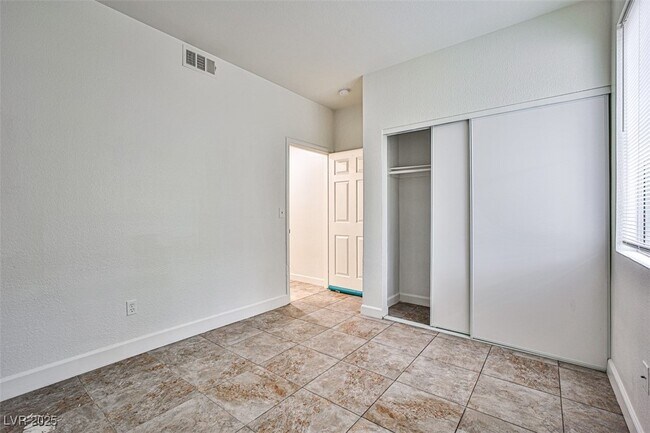 Building Photo - 5155 W Tropicana Ave