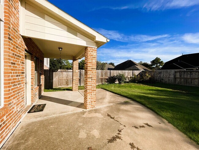 Building Photo - 26311 Meadow Dawn Ln