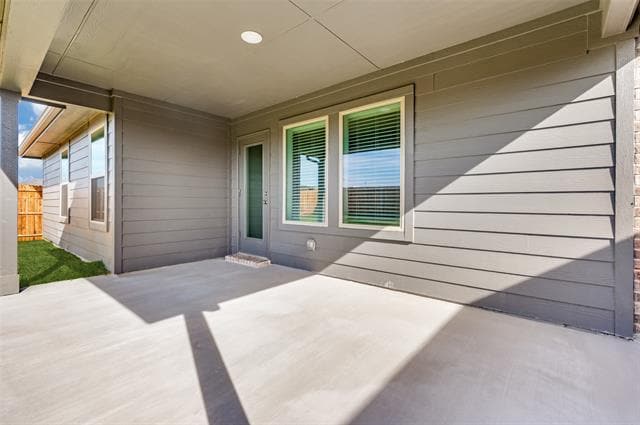 Building Photo - 2024 Briarbrook Dr