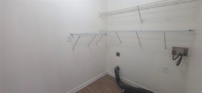 Building Photo - 2895 Gallery Grove