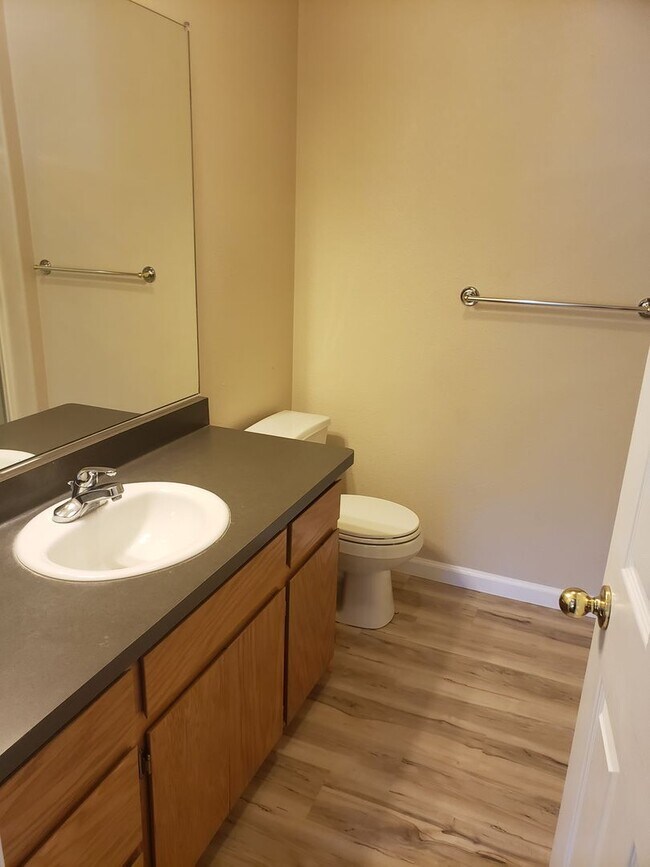 Building Photo - 579 Morgan Dr