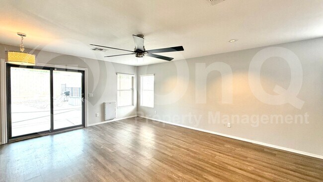 Building Photo - 12113 N 128th Ave