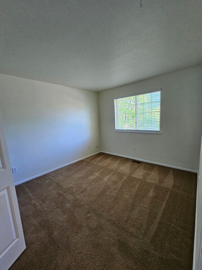 Building Photo - Single Family Home with Large Backyard