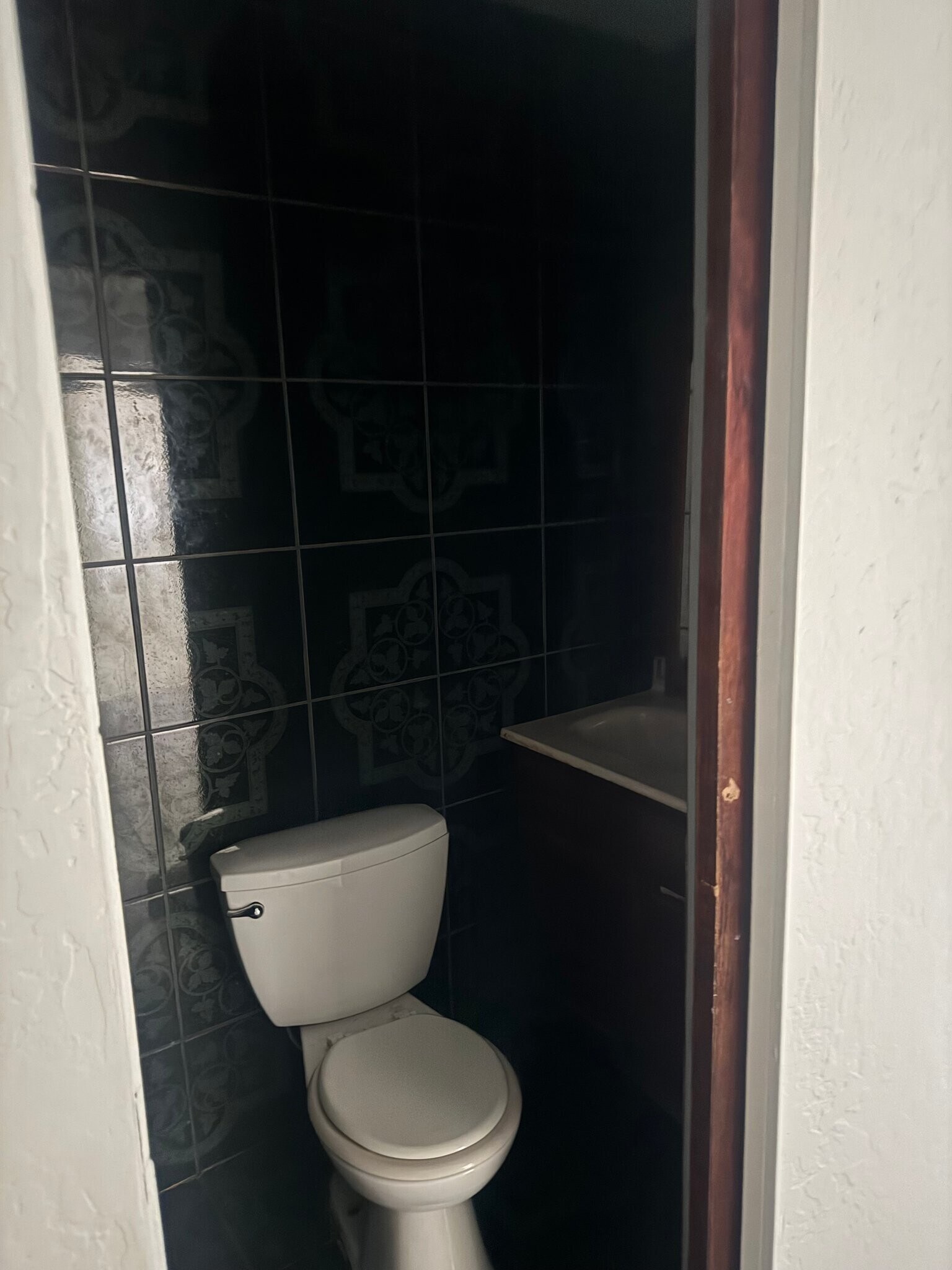 Building Photo - 7602 W Whitton Ave