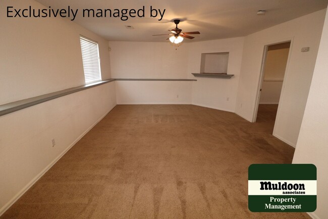 Building Photo - Lovely Pet Friendly Pueblo West home!  Com...