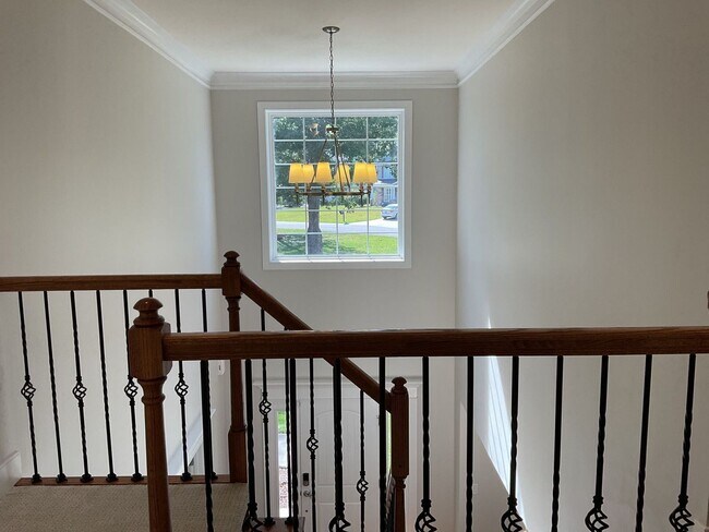 Building Photo - 4 Bedroom 2.5 Bathroom located in Old Mill...