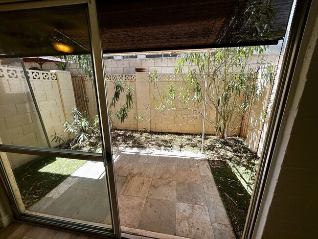 Building Photo - Prime Scottsdale Location! 2 bed 1.5 bath with community pool