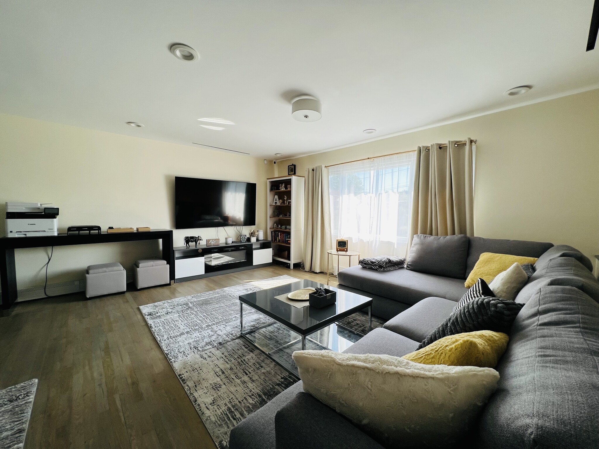 Building Photo - 66 Smith St