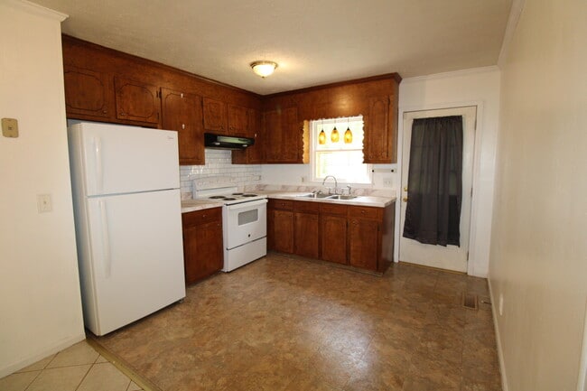 Building Photo - 4385 Red Lane Rd