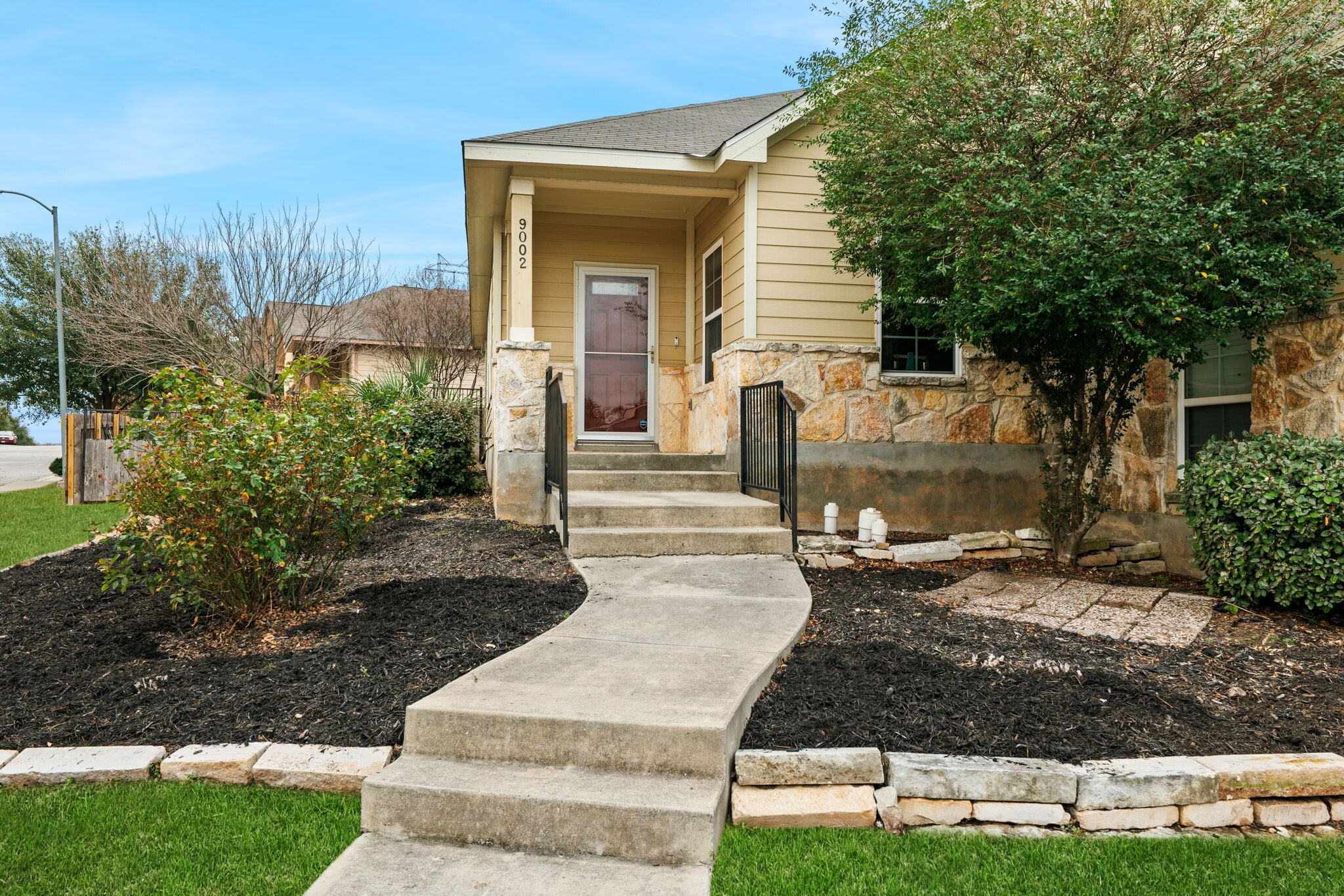 Building Photo - 9002 Summit Lk