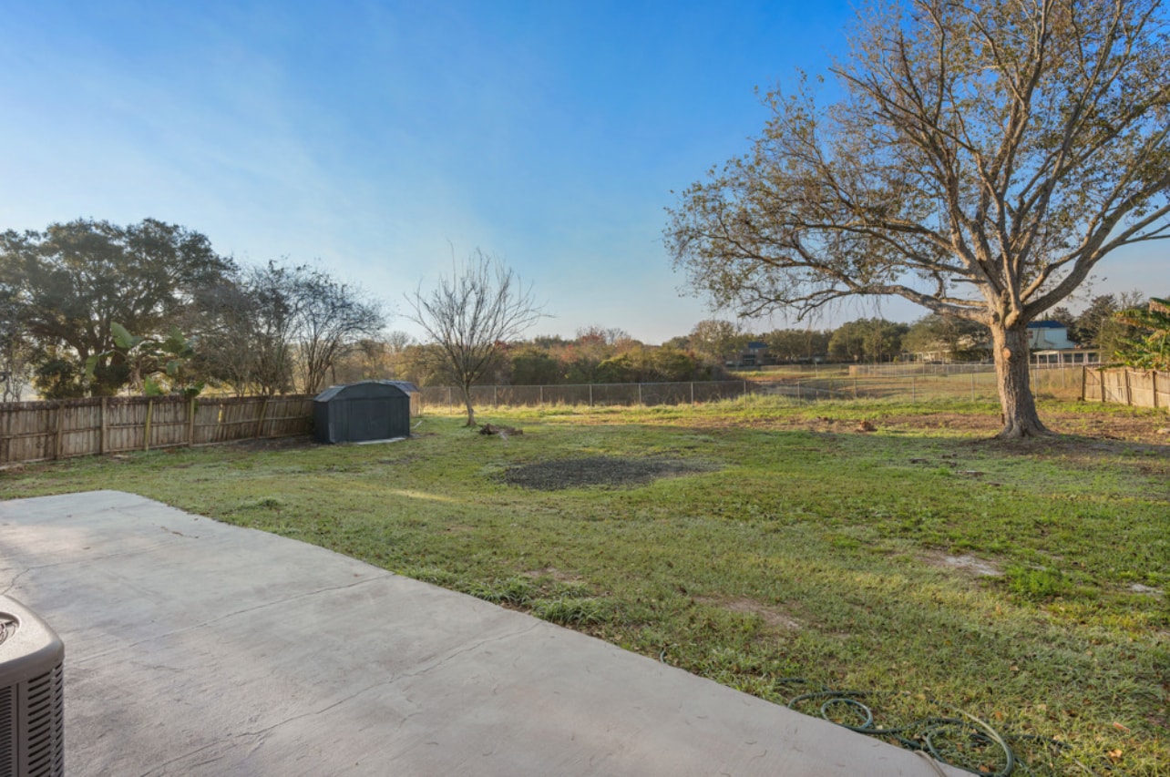 Building Photo - 3806 Groome Dr