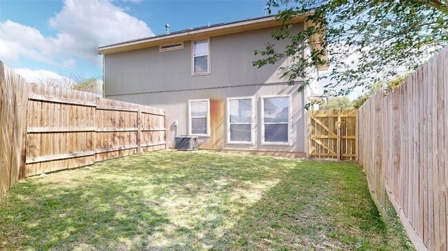 Building Photo - 505 Camp Ct