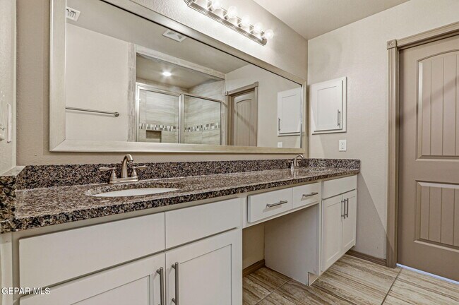 Building Photo - 14937 Tierra Isaiah Ave
