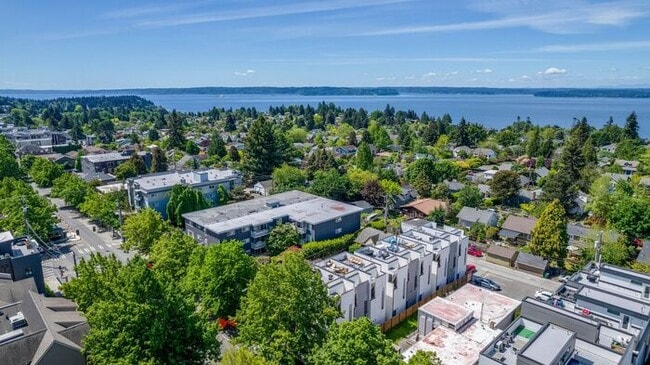 Building Photo - Sweet Ultra-Modern Air-Conditioned West Se...