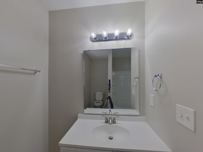 Building Photo - 136 Katrina Ct