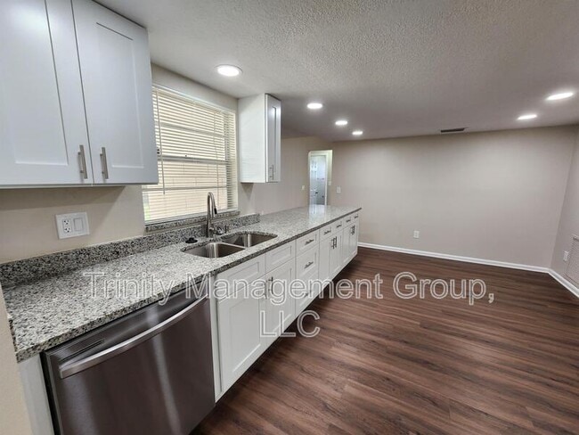 Building Photo - 17531 Brandywine Dr