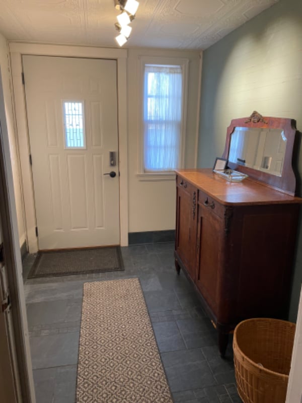 Building Photo - 2221 Seymour Ave