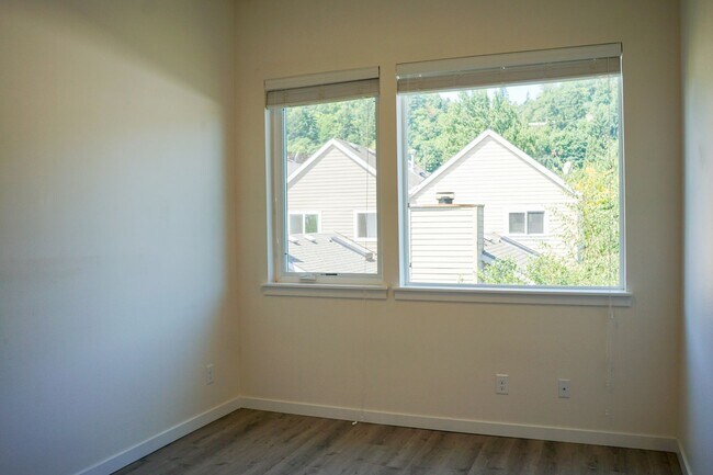 Building Photo - Modern & Spacious 1 Bedroom + Office with ...
