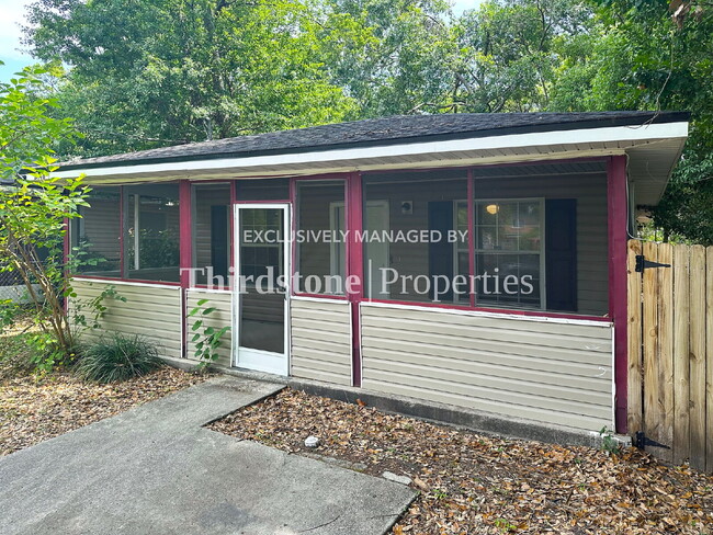 Building Photo - 2148 Baldwin St