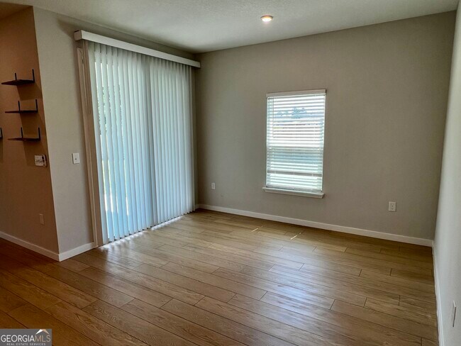 Building Photo - 204 Park View Ln