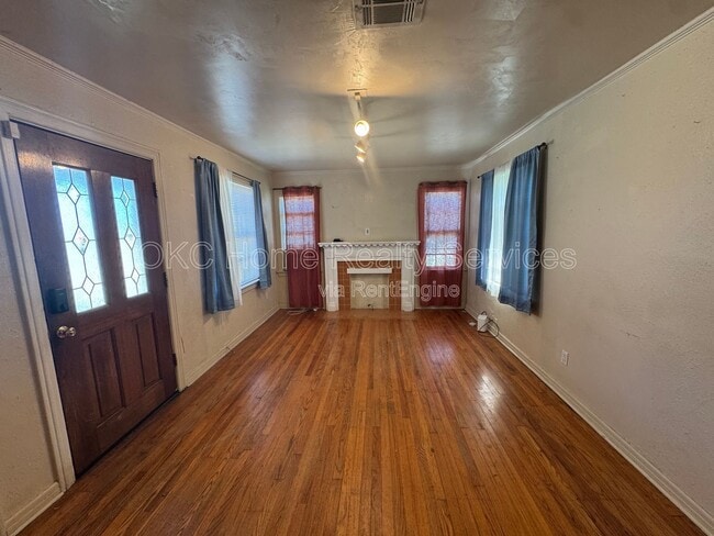 Building Photo - 2713 Normandy St