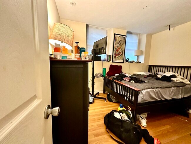 Building Photo - 108 Myrtle St