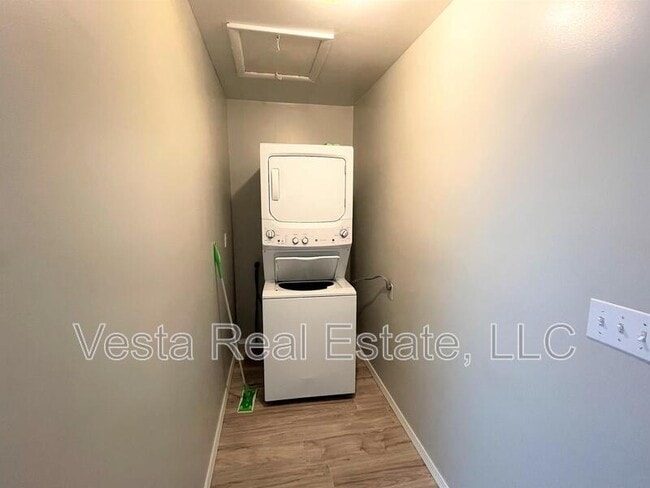 Building Photo - 407 Priscilla Ln