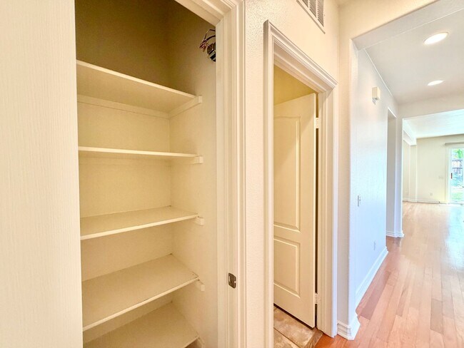 Building Photo - Blackmore Ranch Cul-de-Sac Home w/ Loft, 3-Car Tandem Garage & RV Parking