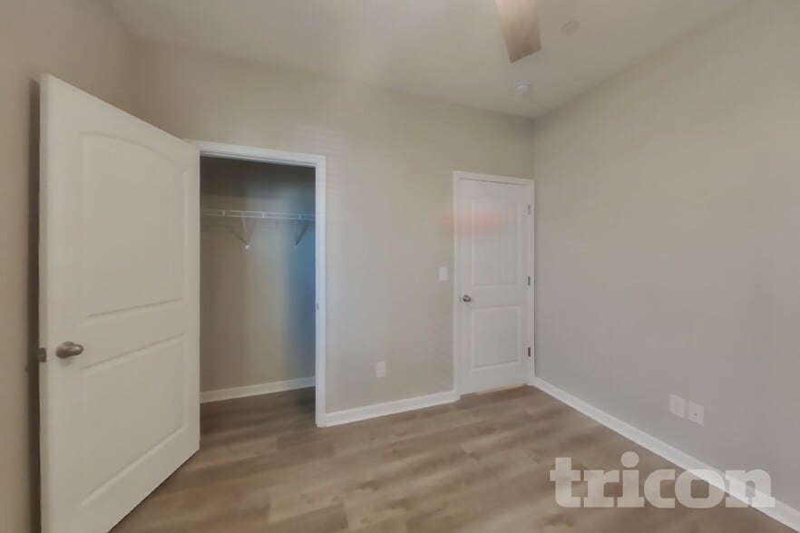 Building Photo - 338 Victory Cir