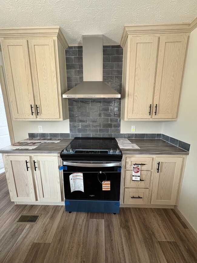 Building Photo - 400 Parker St