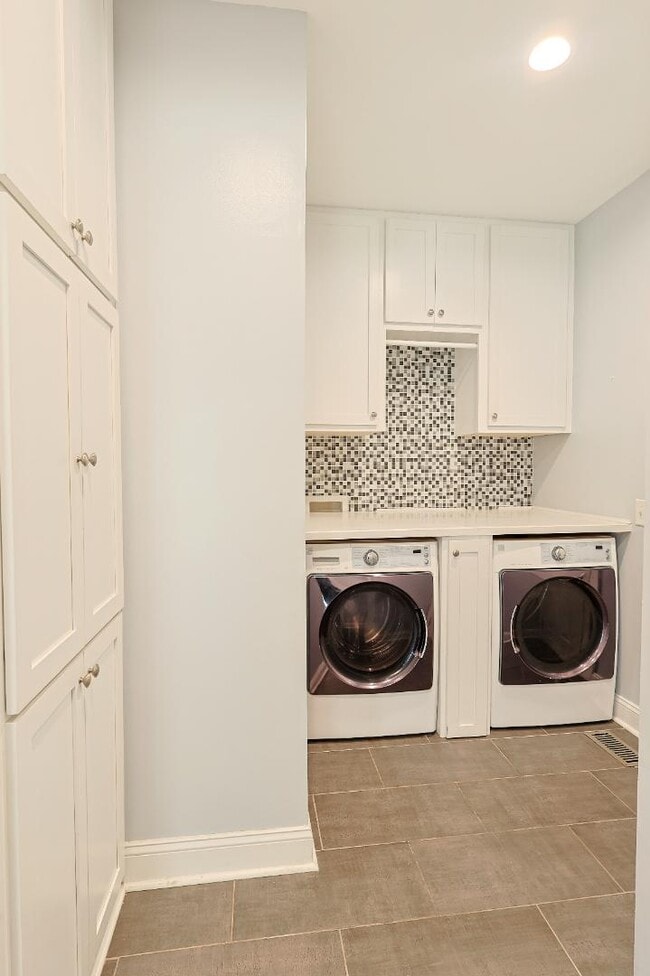 Building Photo - 769 Troon Cir
