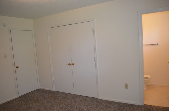 Building Photo - 4819 Meadow Lark Ln