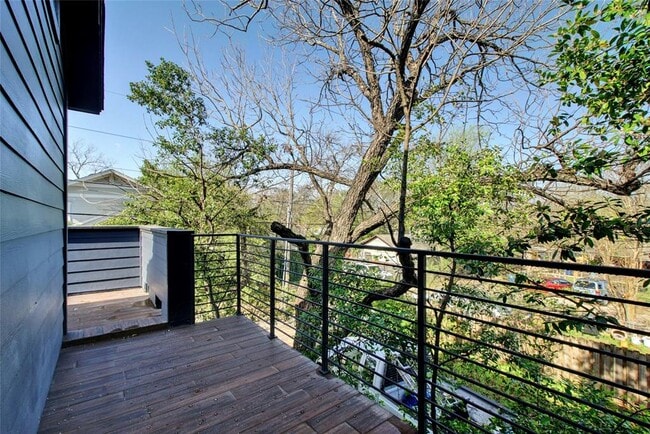 Building Photo - 4412 Caswell Ave