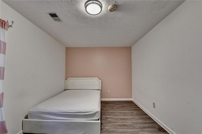 Building Photo - 235 Ruby Forest Pkwy