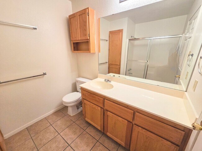Building Photo - Charming 3-Bed, 2-Bath Country Home in Kem...