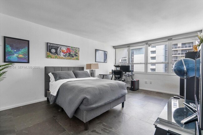 Building Photo - 11 Island Ave