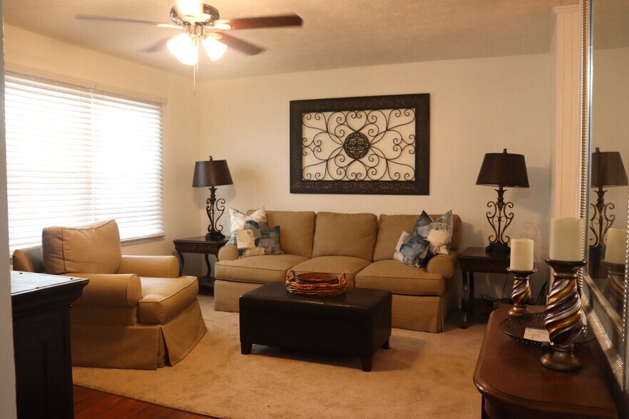 Building Photo - 390 Dr Martin Luther King Pky
