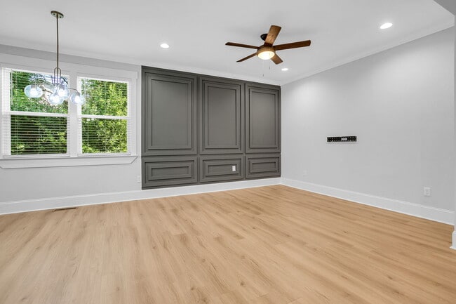 Building Photo - 108 Averill St