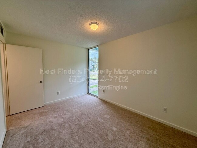 Building Photo - 222 7th St