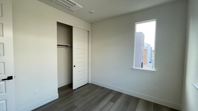 Building Photo - 2163 Stanford St