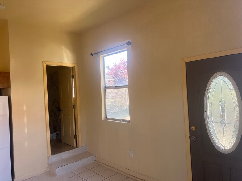 Living room - 1619 Primavera Ln